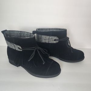 Muk Luks Lynsey Lace Up Plaid Fringe Winter Boots Ankle Booties Black. Sz9